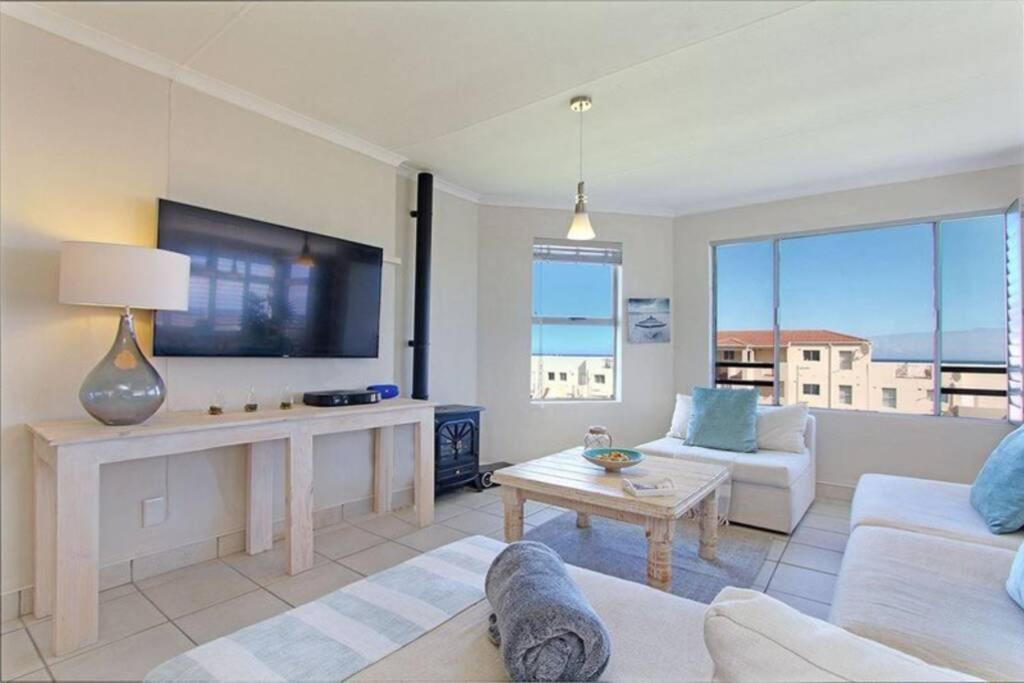 Hermanus Beach Club - 106 - Apartment With A View Exterior foto